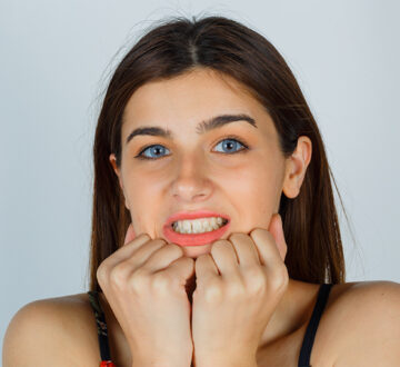What Causes Teeth Discoloration and How Can I Whiten My Teeth?